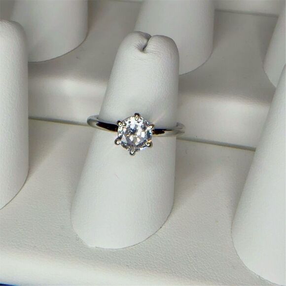Fashion Jewelry  1 CT CZ Silver Plated Solitaire Engagement Ring Size 6 - Picture 8 of 11
